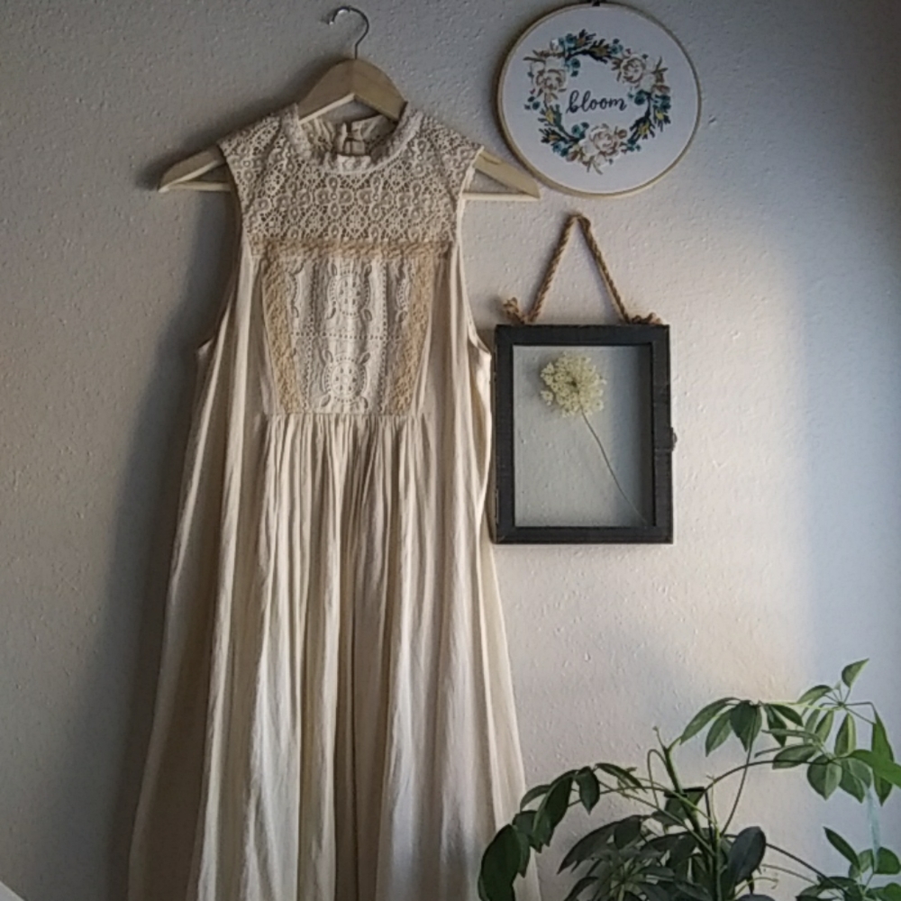 H&M Maxi Ivory Lace Dress